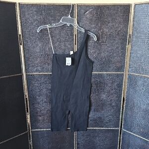 Bozzolo Black One-Shoulder Short Romper